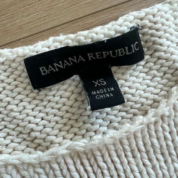 Banana Republic knit top. Size xs. Like new. - Picture 2 of 3